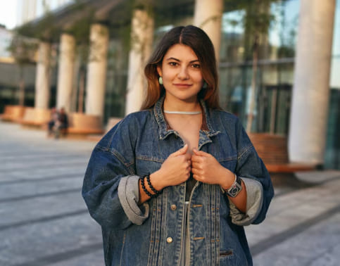 Example profile — bi woman in India